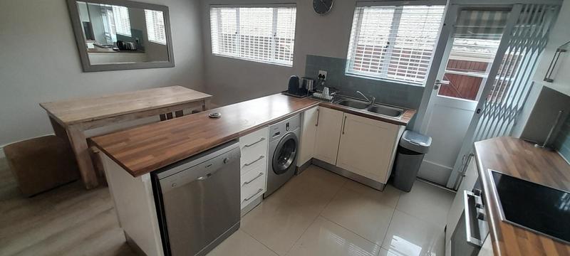 To Let 2 Bedroom Property for Rent in Plumstead Western Cape